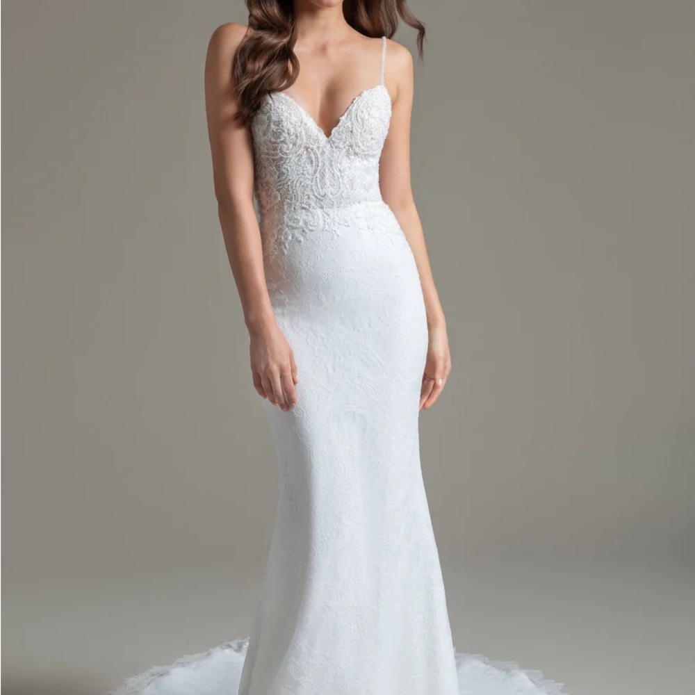 Ti adora Lexi wedding gown brand new unaltered size 10 bridal. 4/6 dress size